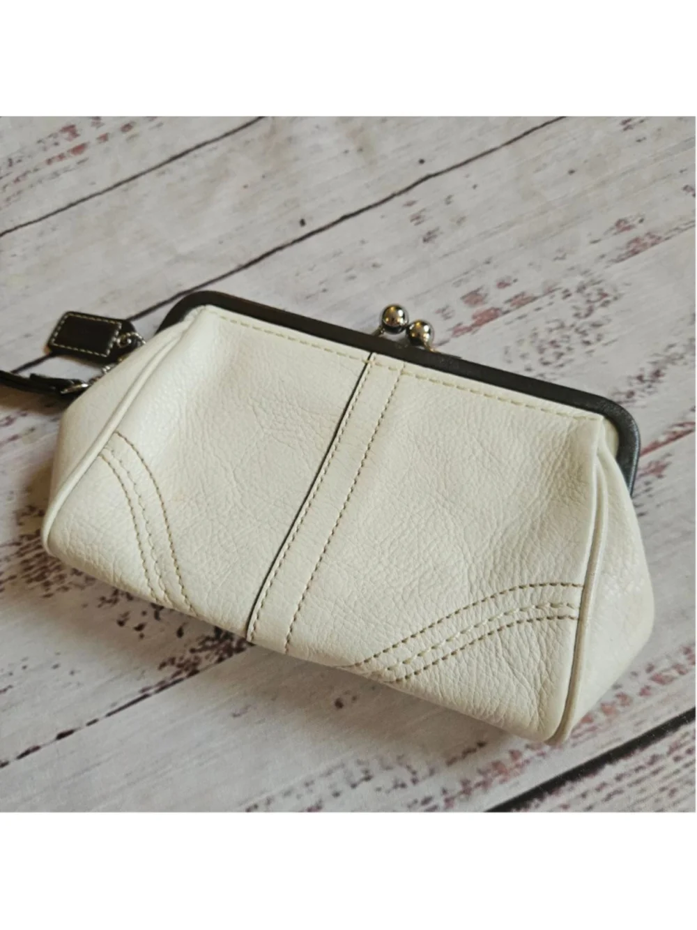Vintage Coach SoHo Kiss Lock Beige White Leather Wristlet - Picture 3 of 6